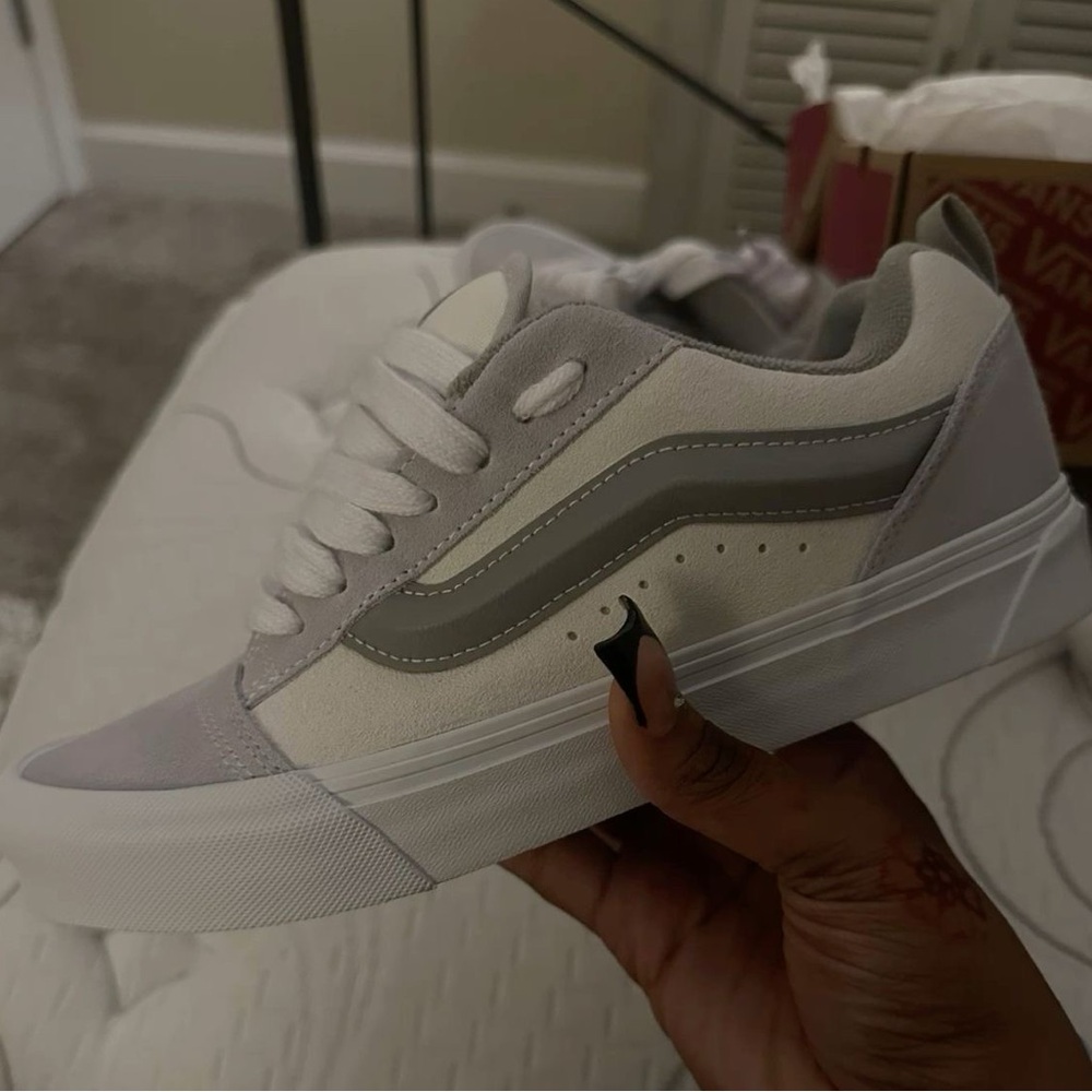 Shoes Vans - Picture 2 of 3